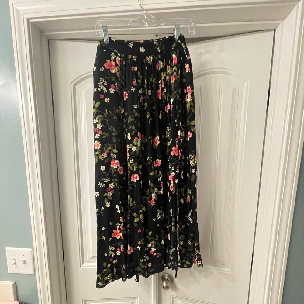 Maison Jules Floral Black and Pink Pleated Maxi Skirt Sz: Large